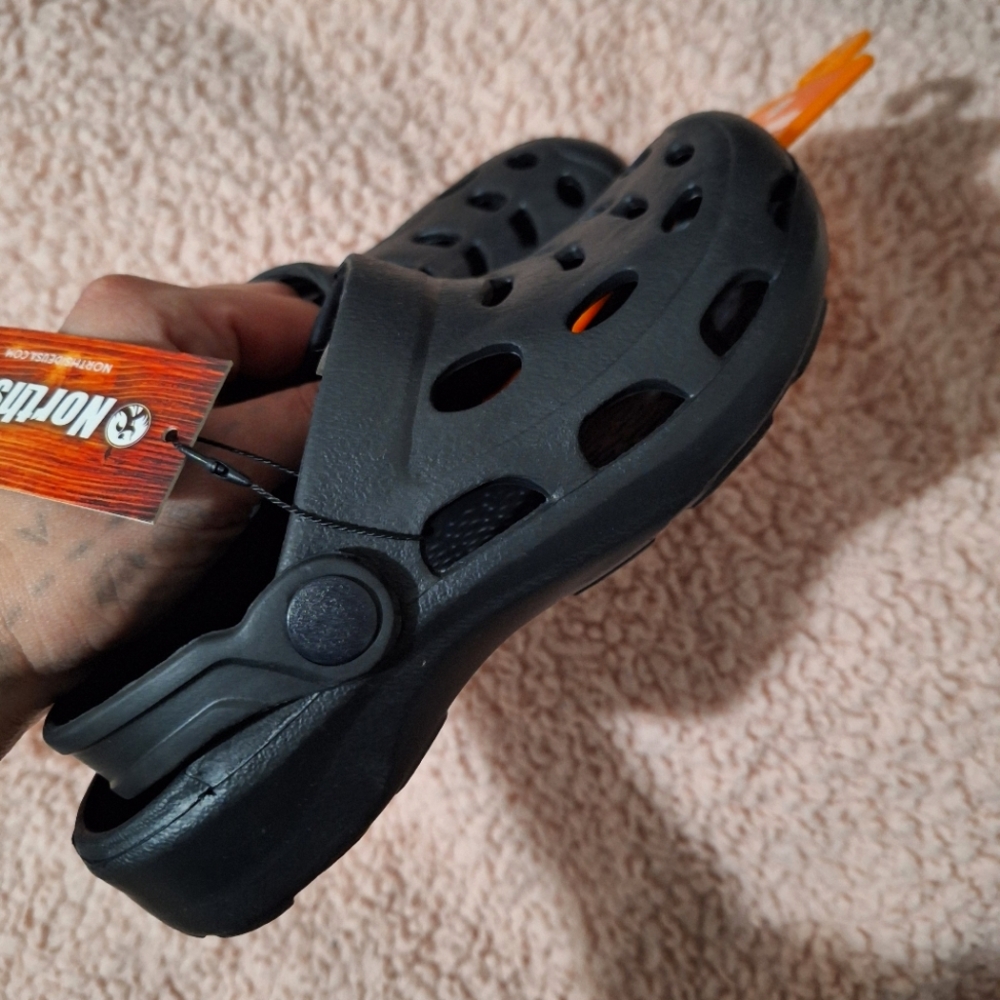 Kids clogs
